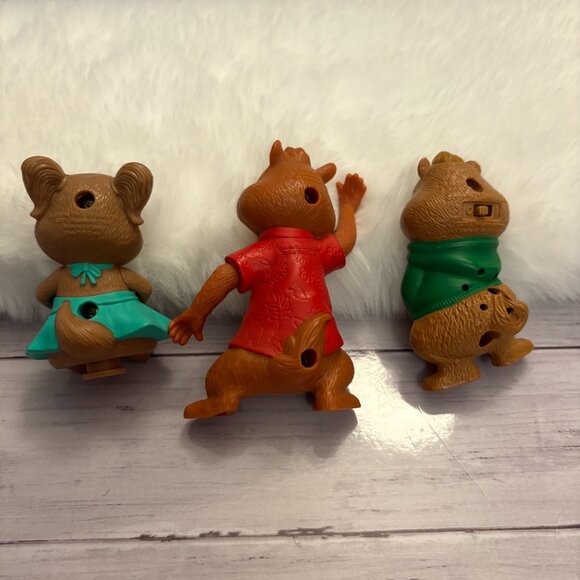 Alvin and the Chipmunks Trio 2009 Squeakquel & 2011 Chipwrecked (SKU: 225TO) - Picture 3 of 13